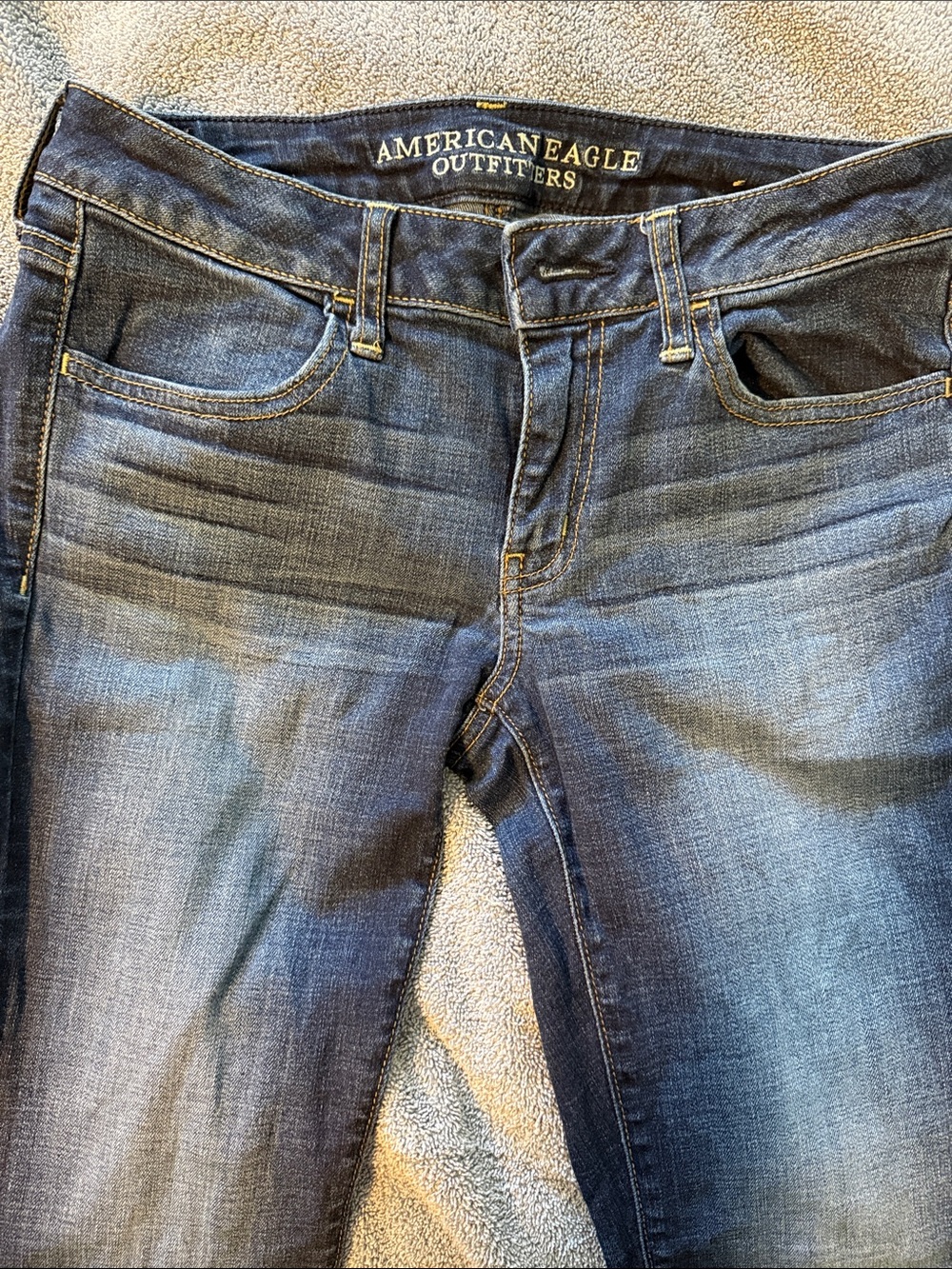 American Eagle Outfitters Women’s Faded Blue Skinny Jeans